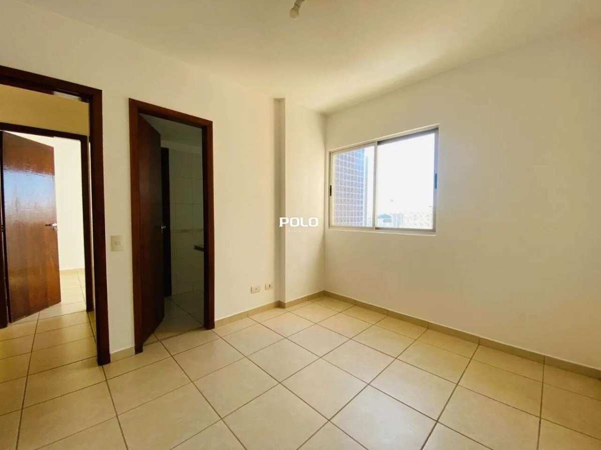  - Apto 3 Suítes no Ajuí – Varanda com vista para o Flamboyant